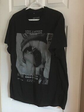 Deftones T-Shirt LG Saturday Night Wrist